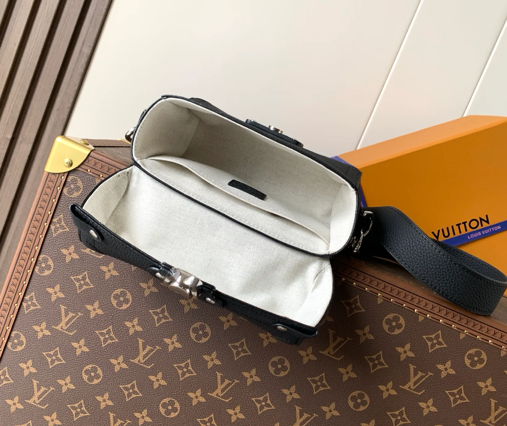 All Categories Official Website "Brand Women's Bags" Women's Bags 💙 LV 2026 New LV Crossbody Bag