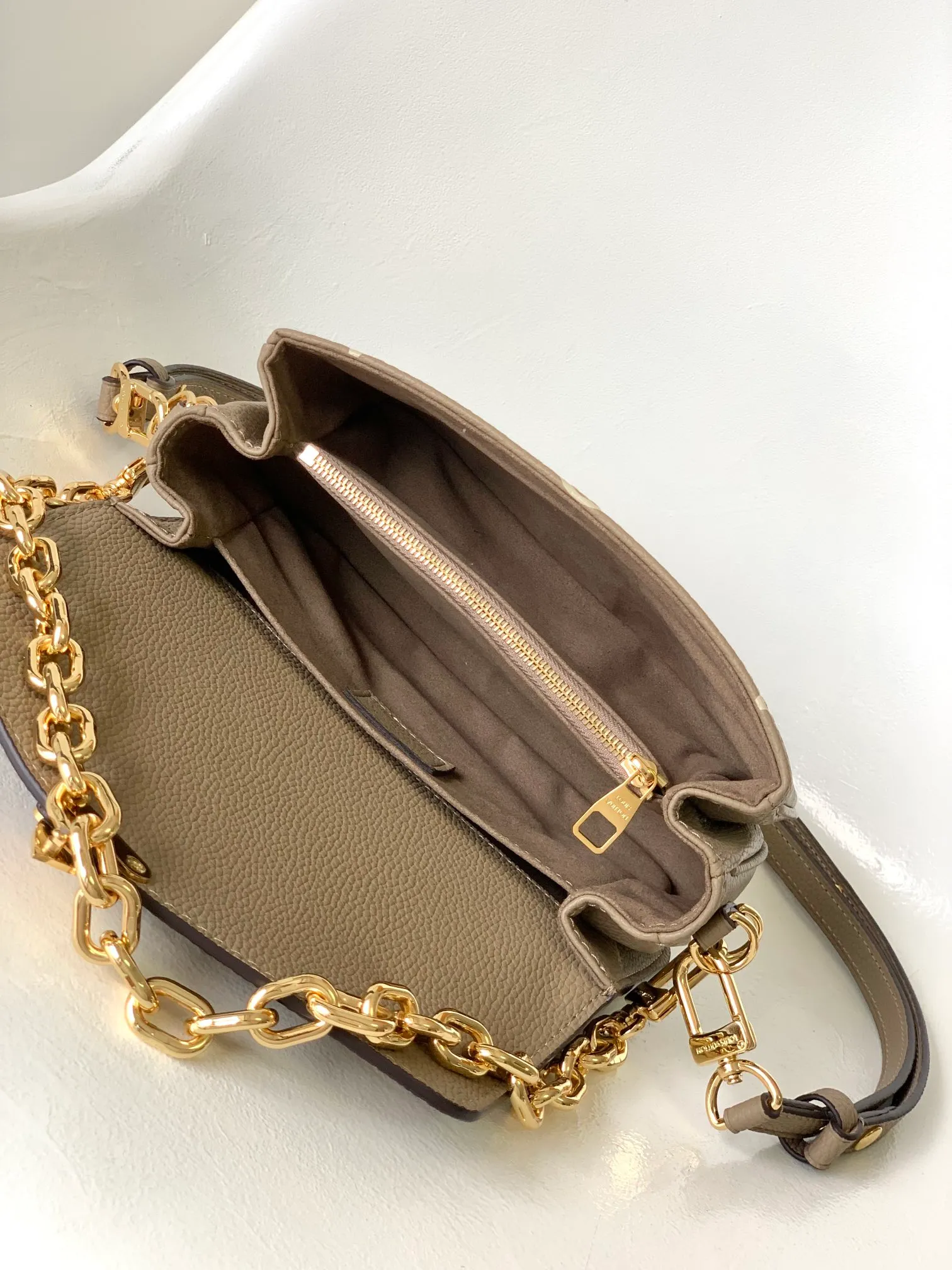 All Categories Official Website "Brand Women's Bags" Women's Bags 💙 LV 2026 New LV Crossbody Bag