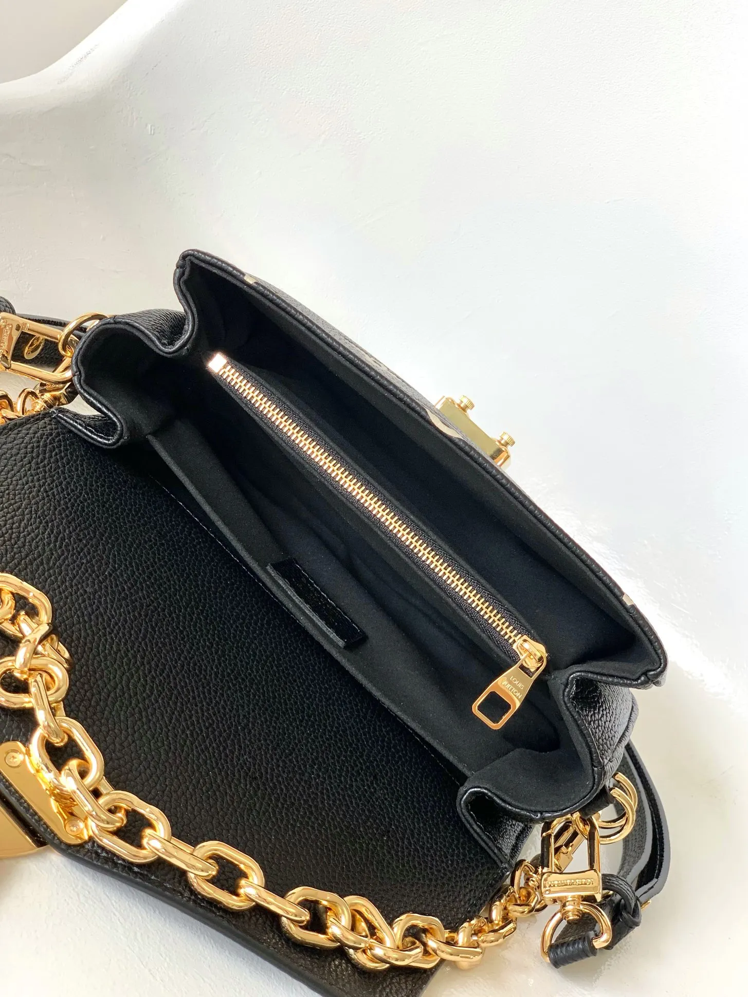 All Categories Official Website "Brand Women's Bags" Women's Bags 💙 LV 2026 New LV Crossbody Bag