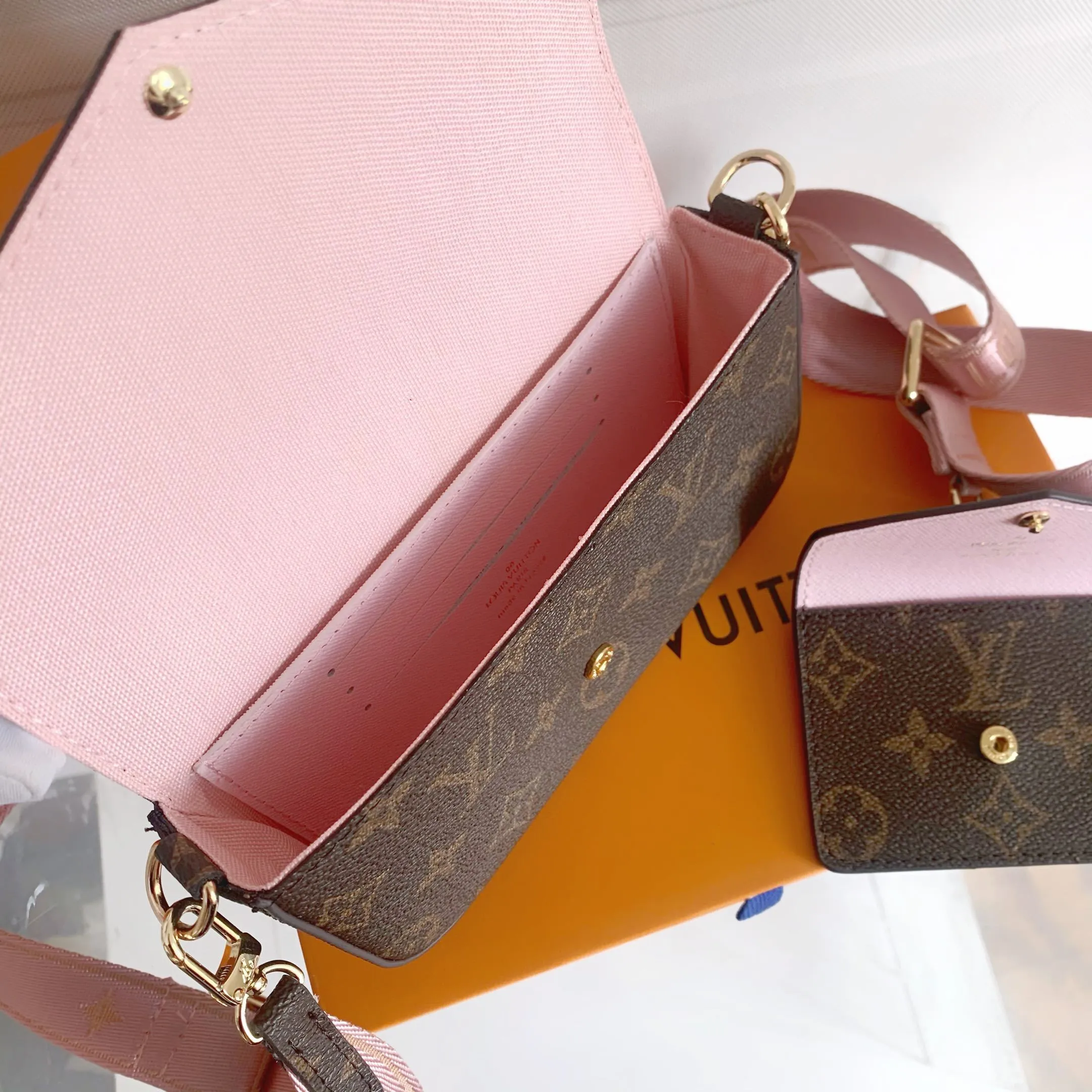 All Categories Official Website "Brand Women's Bags" Women's Bags 💙 LV 2023 New LV Crossbody Bag Wholesale