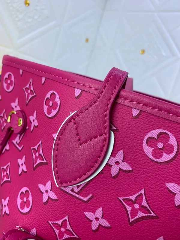 All Categories Official Website "Brand Women's Bags" Women's Bags 💙 LV upgraded original version [NEVERFULL Medium Handbag] (new silk screen shopping bag) The classic lines of the Never full MM handbag are made of colorful Monogram canvas and external front pockets, giving it a retro feel. Gold hardware - including pocket buckles - and leather