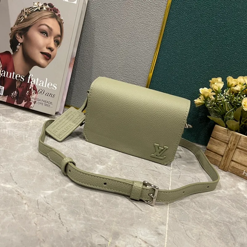 All Categories Official Website "Brand Women's Bags" Women's Bags 💙 LV 2023 New LV Crossbody Bag