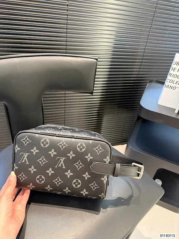 All categories Official website "Brand Women's Bags" Women's Bags 💙 LV 2025 new LV toiletry bag