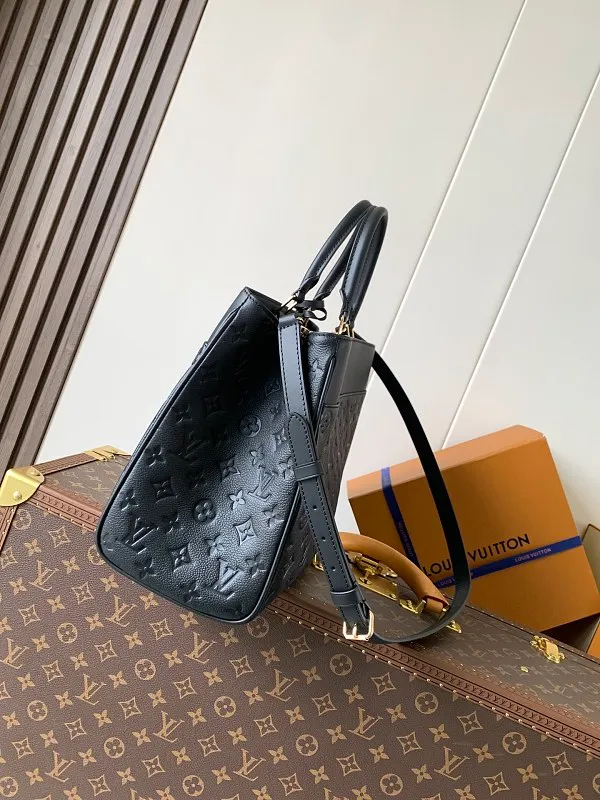 All categories Official website "Brand Women's Bags" Women's Bags 💙 LV 2026 new LV hand-held crossbody bag