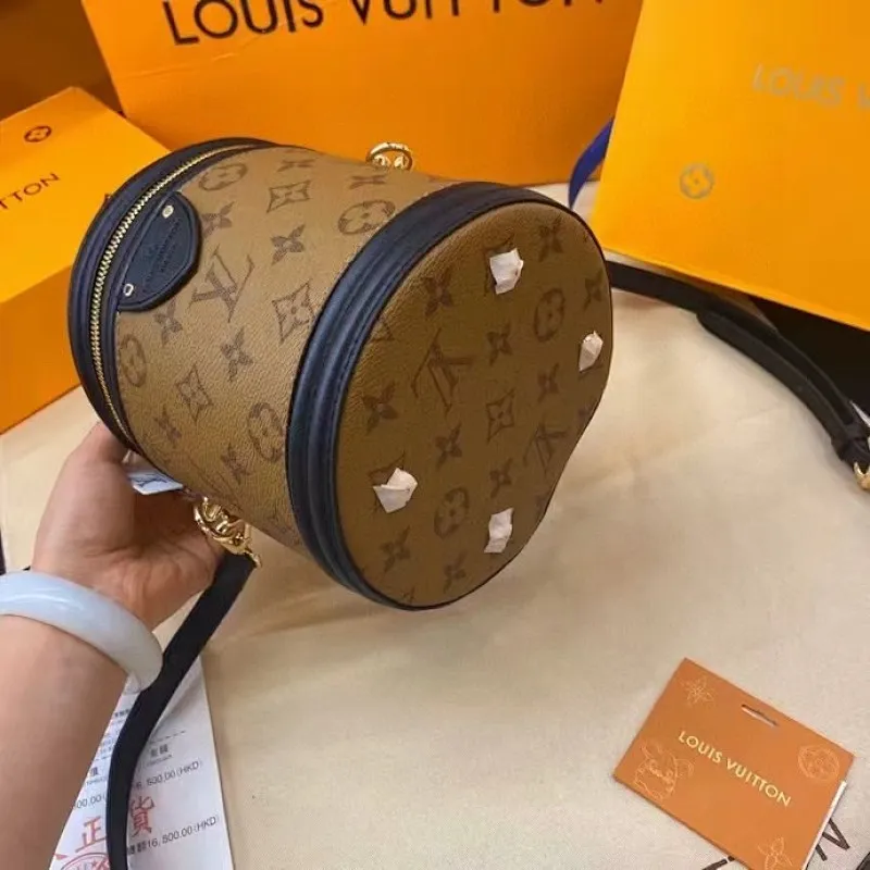 All categories Official website "Brand Women's Bags" Women's Bags 💙 LV imitation LV, high imitation LV bags, LV crossbody bags, 2023 official latest version LV fortune bag, LV bag factory, recommended bags, size: 15-17-15CM