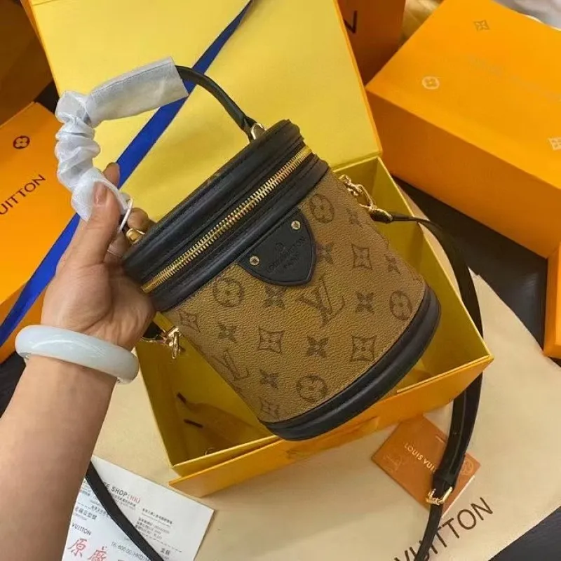 All categories Official website "Brand Women's Bags" Women's Bags 💙 LV imitation LV, high imitation LV bags, LV crossbody bags, 2023 official latest version LV fortune bag, LV bag factory, recommended bags, size: 15-17-15CM
