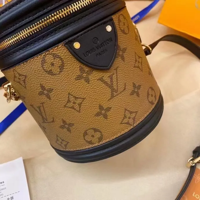 All categories Official website "Brand Women's Bags" Women's Bags 💙 LV imitation LV, high imitation LV bags, LV crossbody bags, 2023 official latest version LV fortune bag, LV bag factory, recommended bags, size: 15-17-15CM