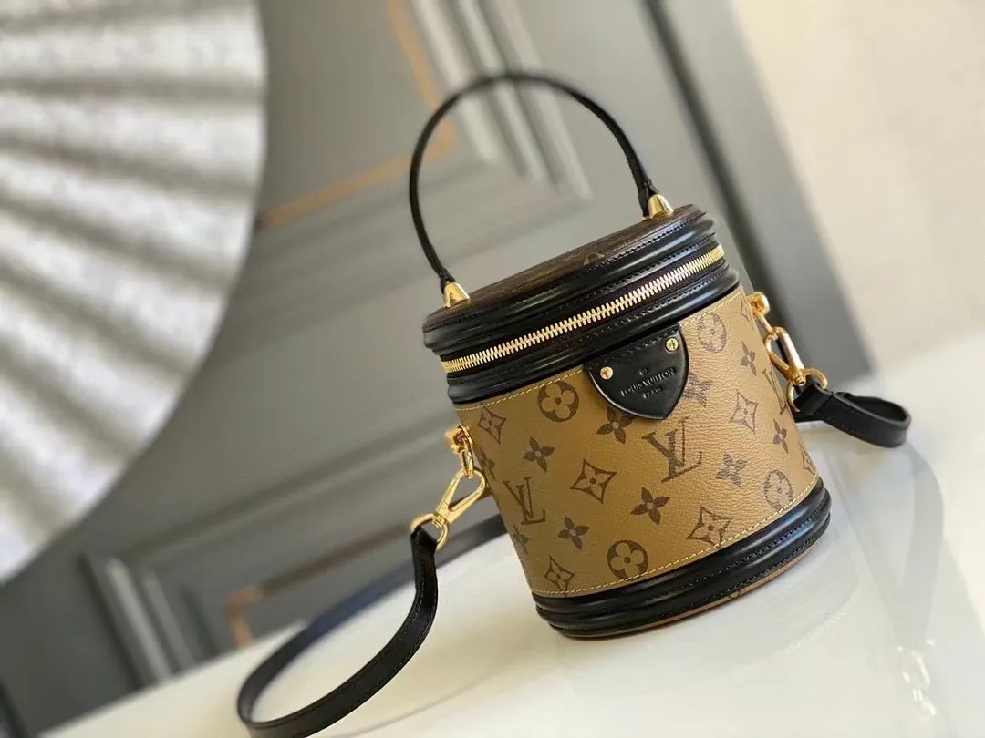 All categories Official website "Brand Women's Bags" Women's Bags 💙 LV imitation LV, high imitation LV bags, LV crossbody bags, 2023 official latest version LV fortune bag, LV bag factory, recommended bags, size: 15-17-15CM