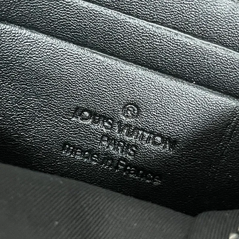 All categories Official website "Brand Women's Bags" Women's Bags 💙 LV Christopher mini handbag is made of iconic Monogram Macassar material and matte metal parts, with adjustable shoulder straps, and a dynamic atmosphere bursts out. It also features spacious compartments and front pockets, providing a modern way to carry your daily essentials. Dimensions: 15.0 x