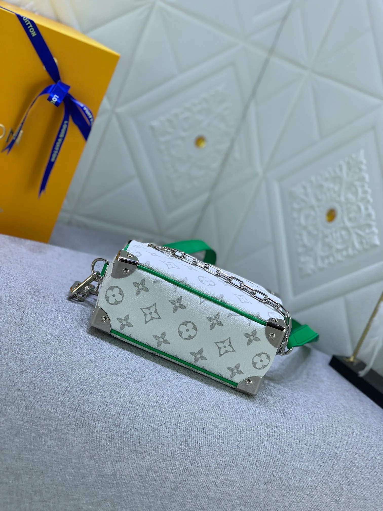 All Categories Official Website "Brand Women's Bags" Women's Bags 💙 LV has the new "Louis Vuitton!" signature printed on its vintage Monogram canvas and chunky chain, a mini soft trunk bag that is part of Virgil Abra's everyday LV capsule of the Men's Fall/Winter 2021-22 collection. Boxy shape and eight pieces of hardware to reinforce the corners. Can