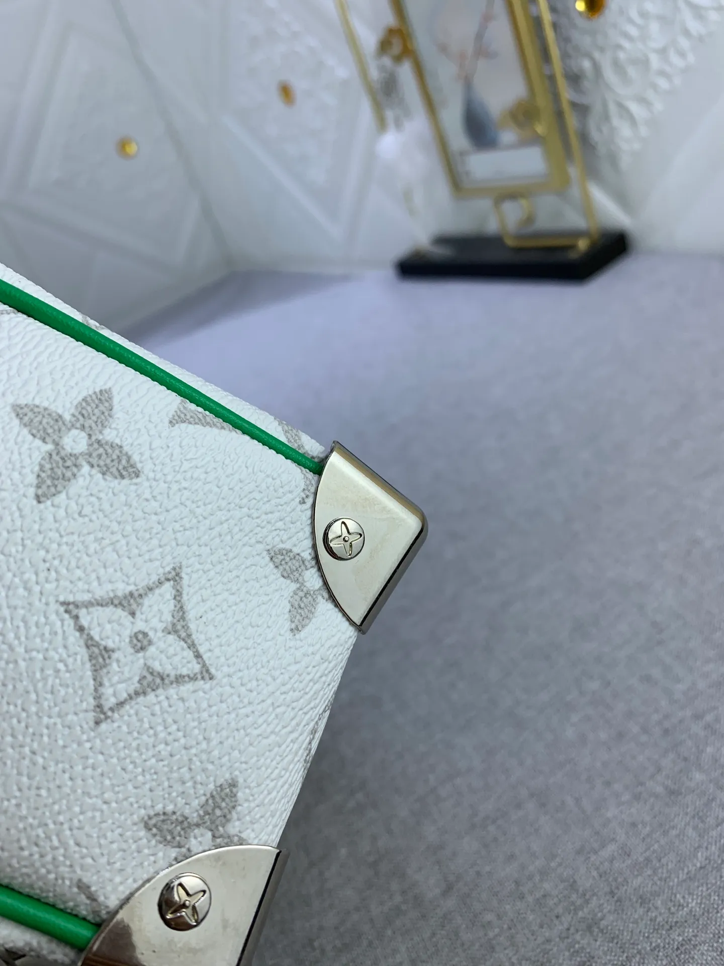 All Categories Official Website "Brand Women's Bags" Women's Bags 💙 LV has the new "Louis Vuitton!" signature printed on its vintage Monogram canvas and chunky chain, a mini soft trunk bag that is part of Virgil Abra's everyday LV capsule of the Men's Fall/Winter 2021-22 collection. Boxy shape and eight pieces of hardware to reinforce the corners. Can
