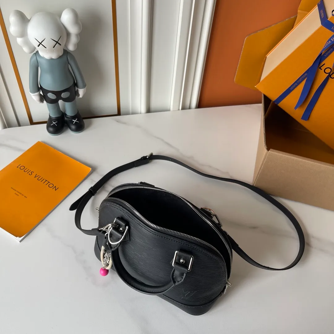 All Categories Official Website "Brand Women's Bags" Women's Bags 💙 LV LV 2026 New Crossbody Shoulder Bag