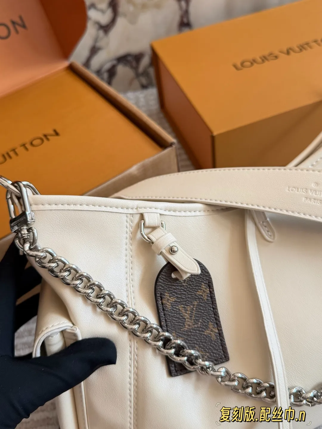 All Categories Official Website "Brand Women's Bags" Women's Bags 💙 LV 2026 New LV Sheepskin Crossbody Bag
