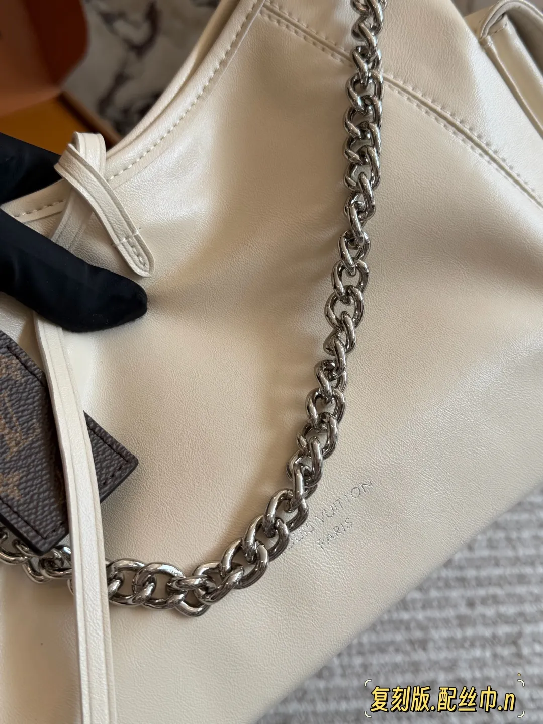 All Categories Official Website "Brand Women's Bags" Women's Bags 💙 LV 2026 New LV Sheepskin Crossbody Bag