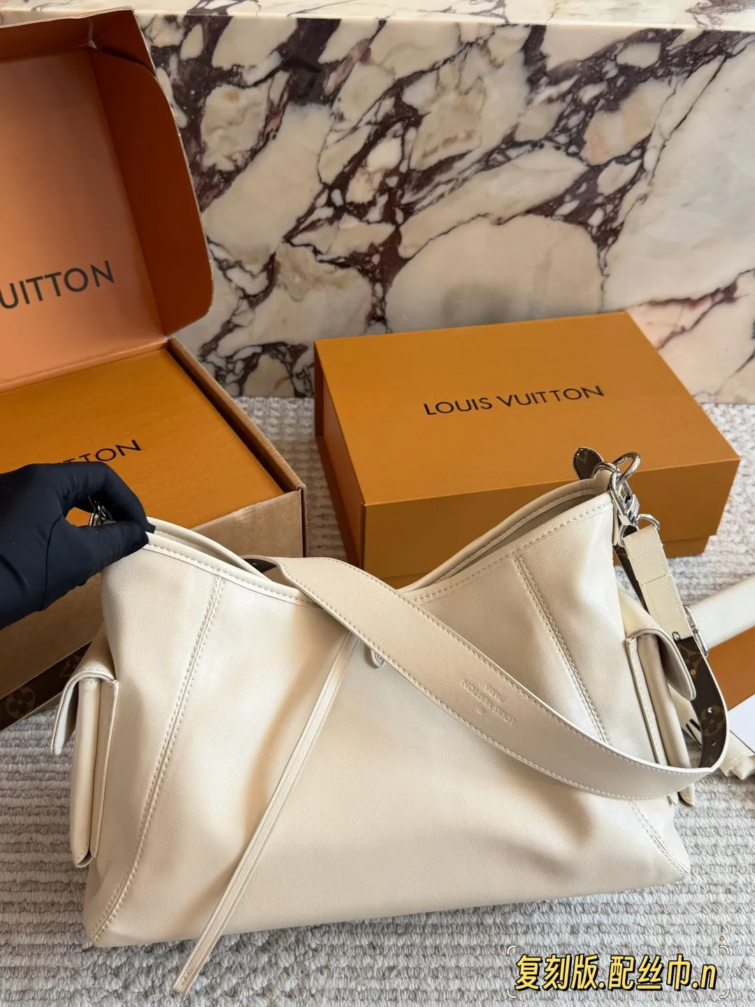 All Categories Official Website "Brand Women's Bags" Women's Bags 💙 LV 2026 New LV Sheepskin Crossbody Bag