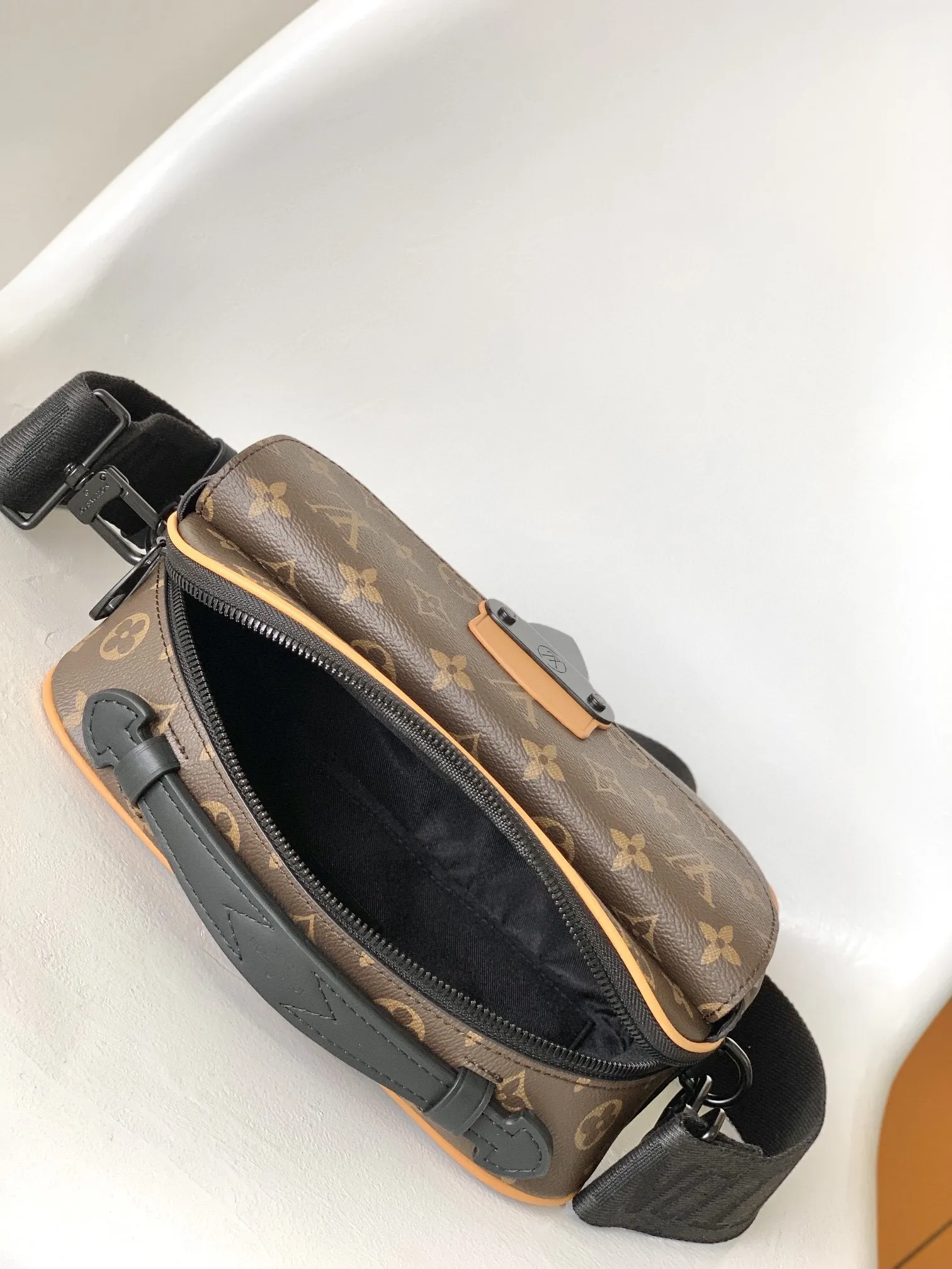 All Categories Official Website "Brand Women's Bags" Women's Bags 💙 LV 2026 New LV Crossbody Bag