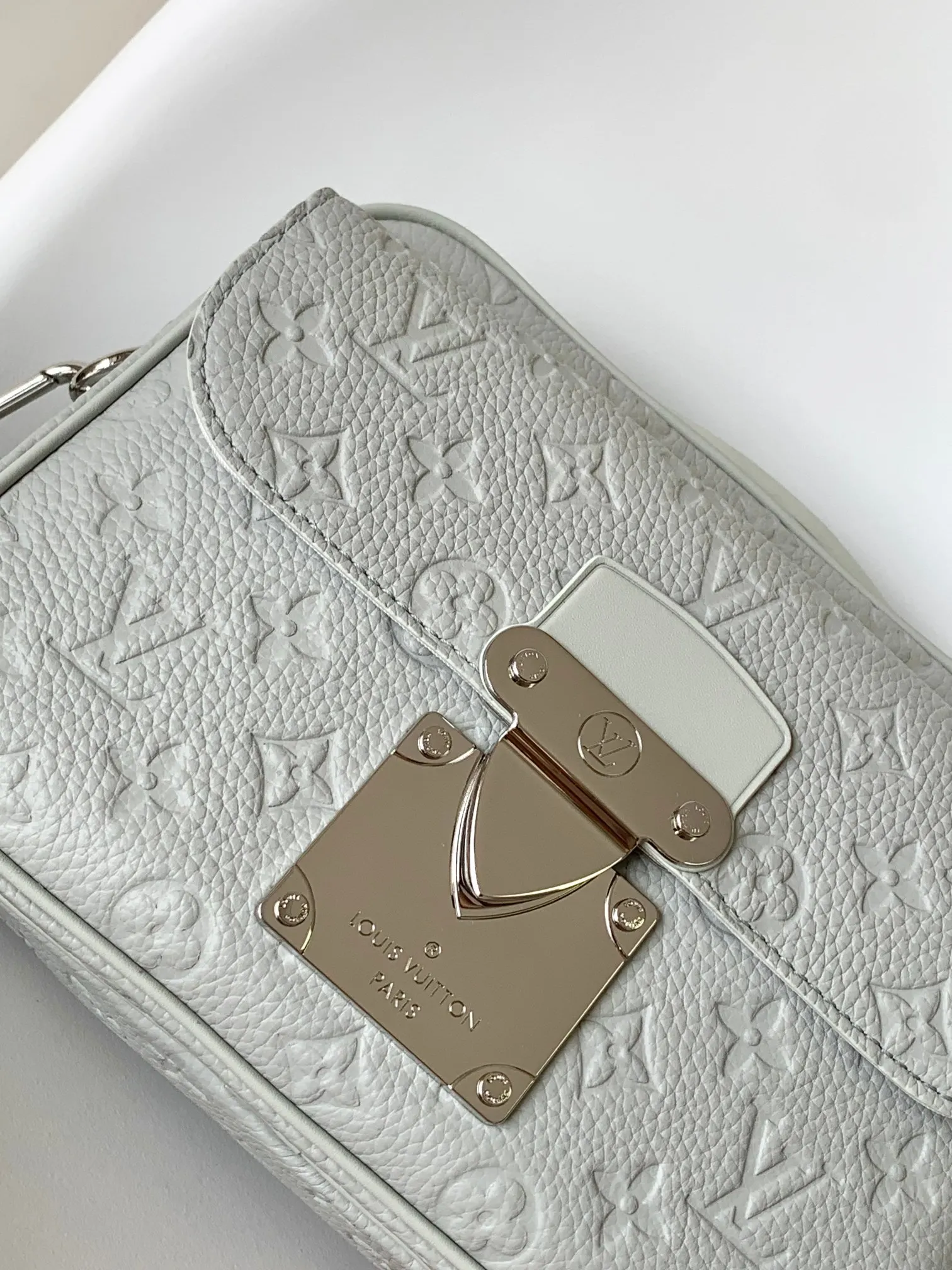 All Categories Official Website "Brand Women's Bags" Women's Bags 💙 LV 2026 New LV Crossbody Bag