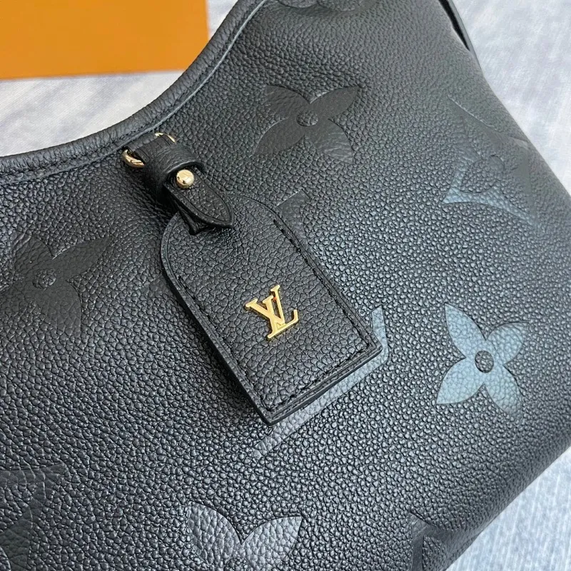 All categories Official website "Brand Women's Bags" Women's Bags 💙 LV 2025 new LV armpit bag