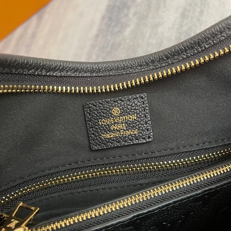 All categories Official website "Brand Women's Bags" Women's Bags 💙 LV 2025 new LV armpit bag