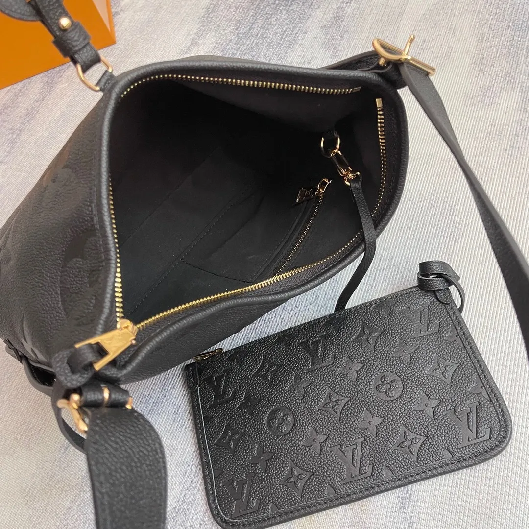 All categories Official website "Brand Women's Bags" Women's Bags 💙 LV 2025 new LV armpit bag