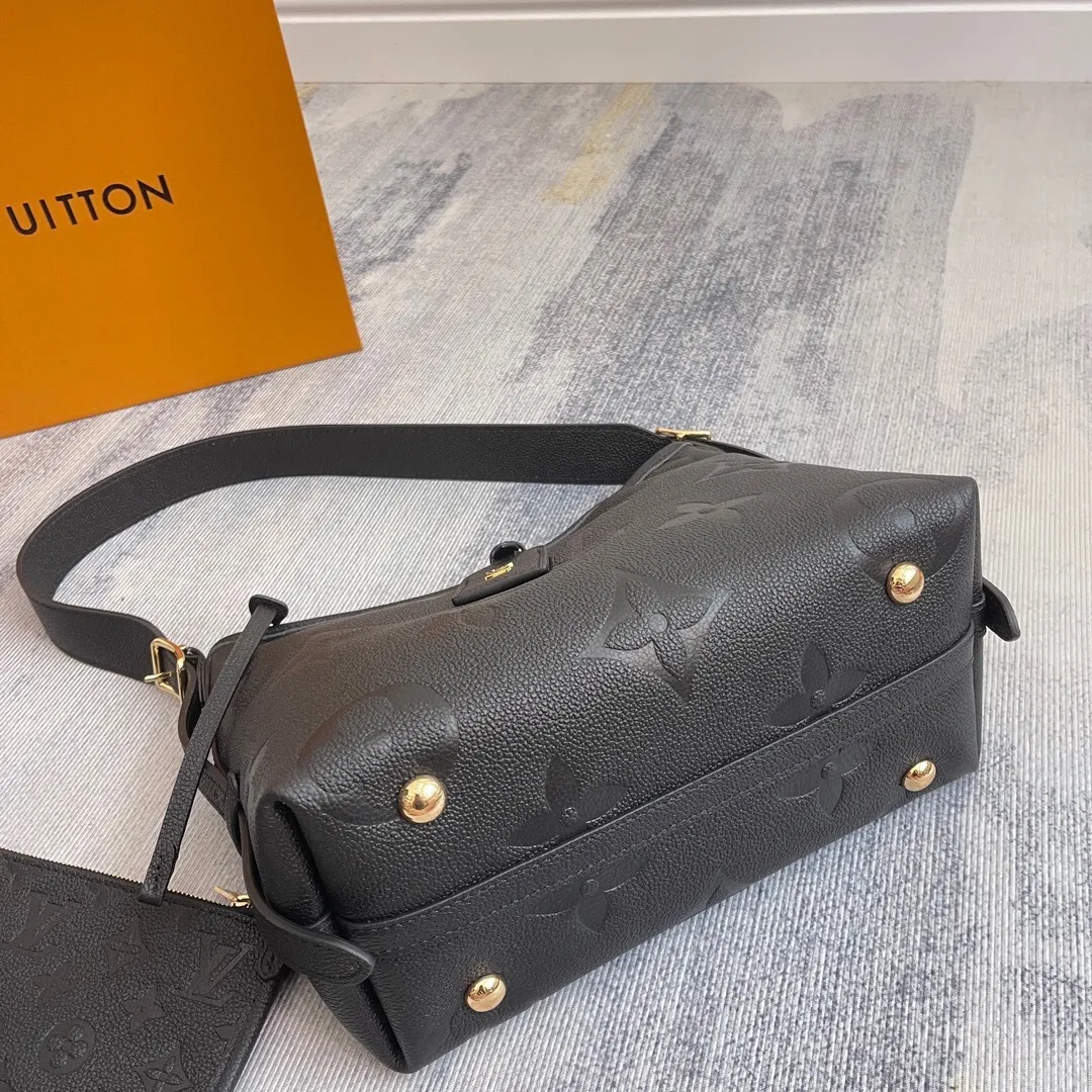 All categories Official website "Brand Women's Bags" Women's Bags 💙 LV 2025 new LV armpit bag