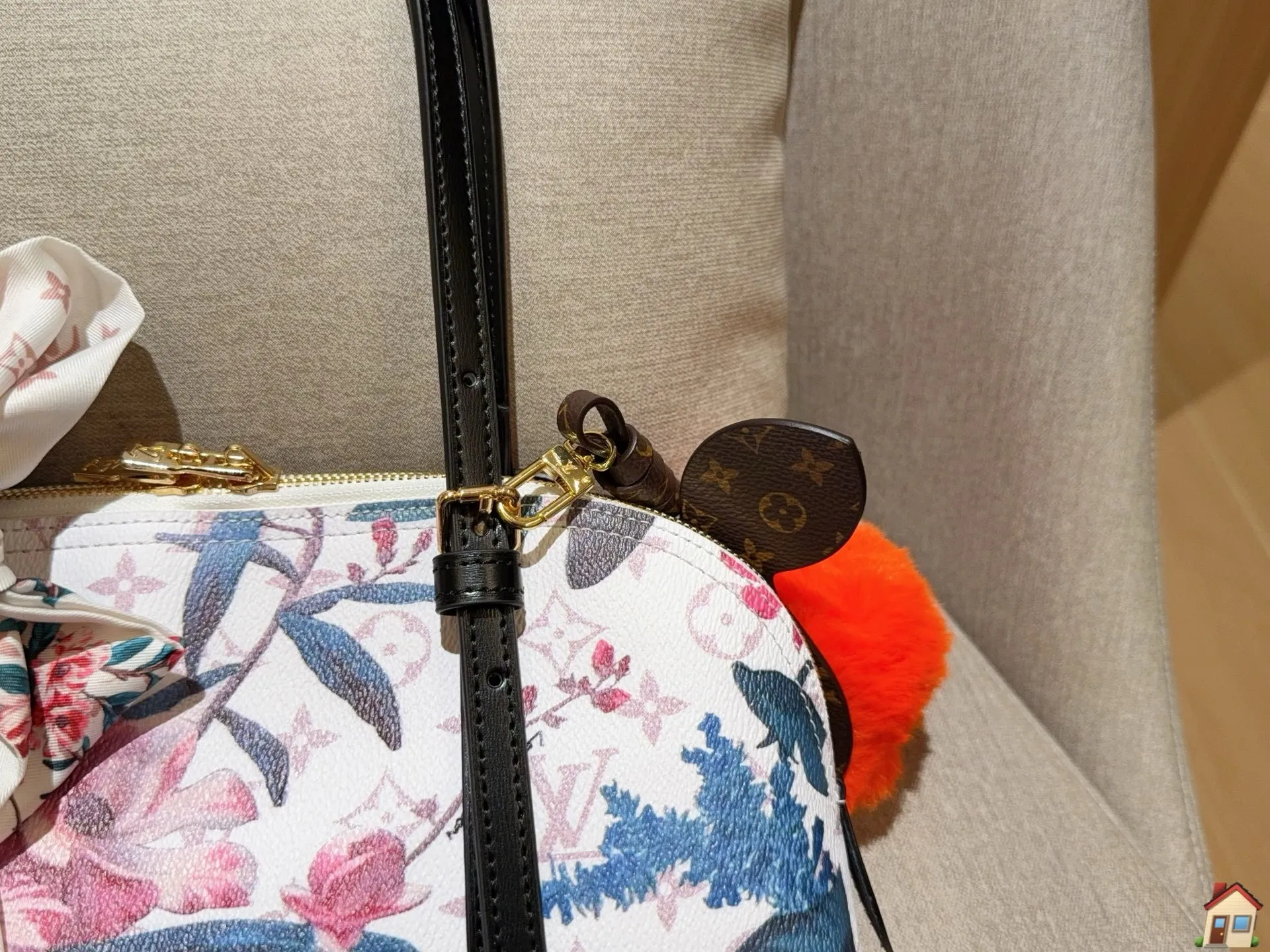 All categories Official website "Brand Women's Bags" Women's Bags 💙 LV 2025 new LV armpit bag