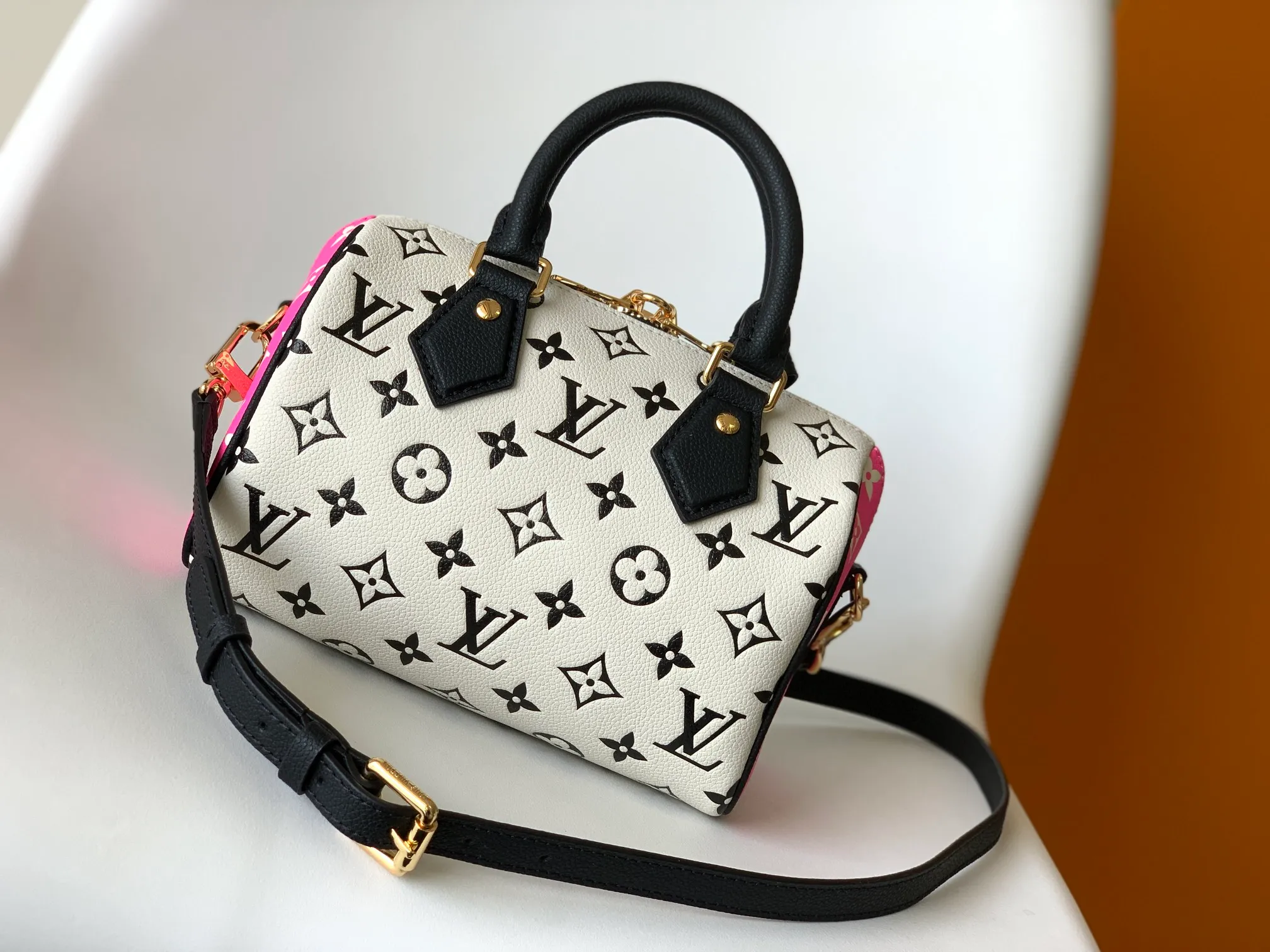 All Categories Official Website "Brand Women's Bags" Women's Bags 💙 LV 2026 New LV Crossbody Bag