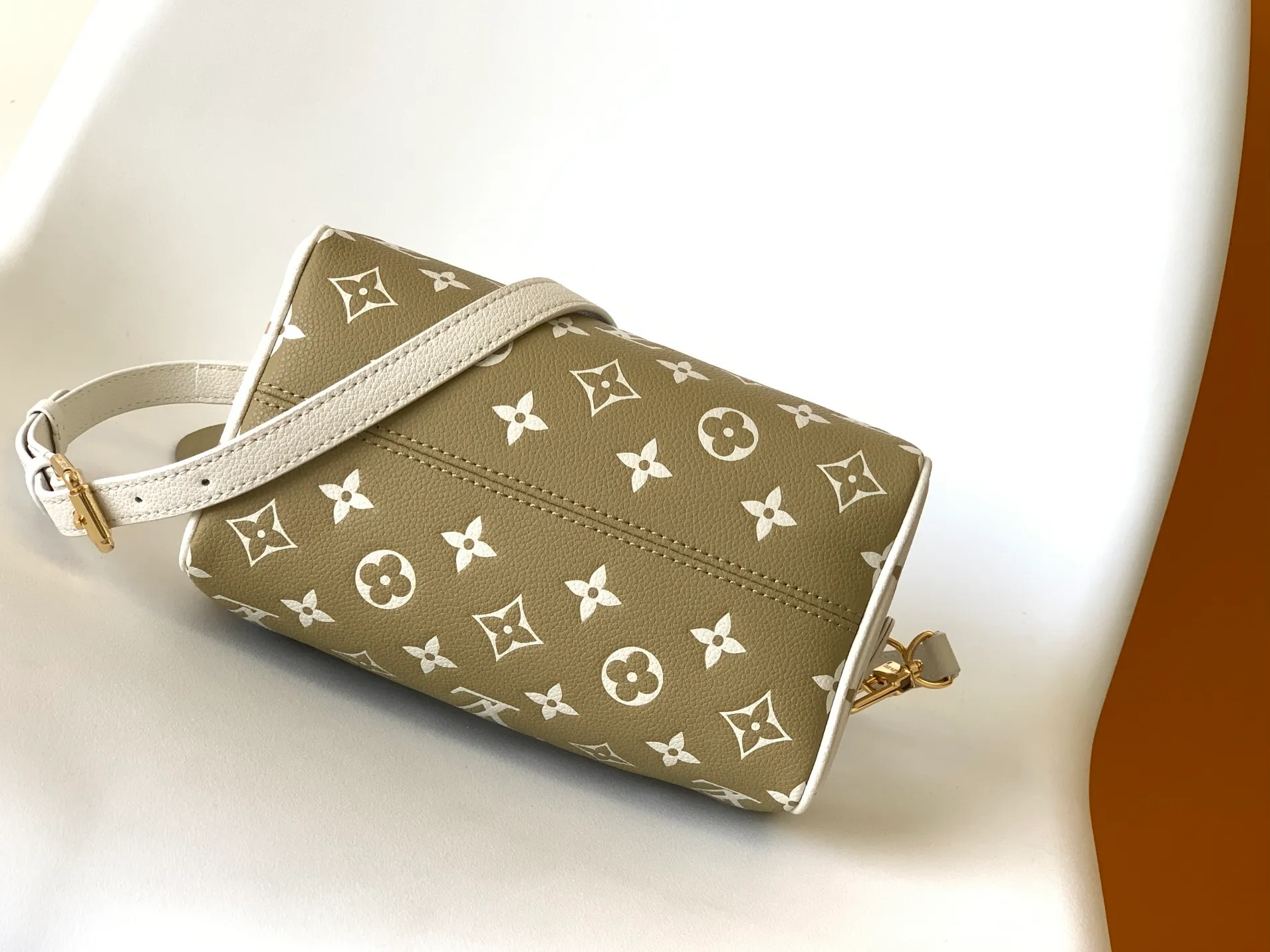 All Categories Official Website "Brand Women's Bags" Women's Bags 💙 LV 2026 New LV Crossbody Bag