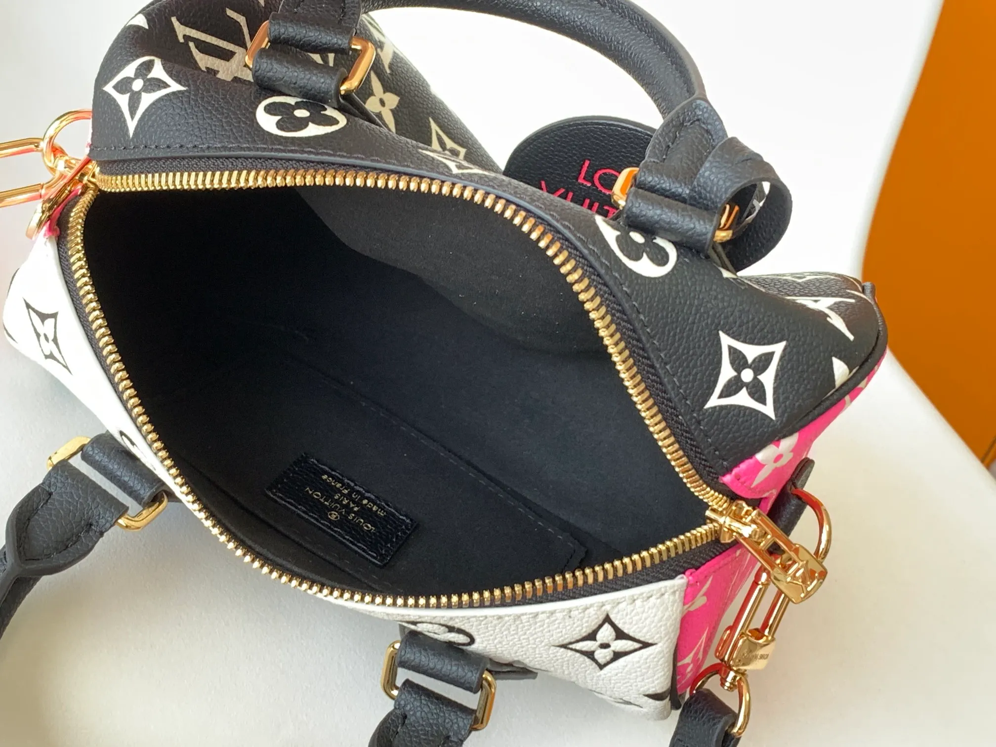 All Categories Official Website "Brand Women's Bags" Women's Bags 💙 LV 2026 New LV Crossbody Bag