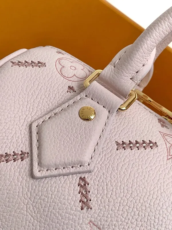 All Categories Official Website "Brand Women's Bags" Women's Bags 💙 LV 2026 New LV Crossbody Bag