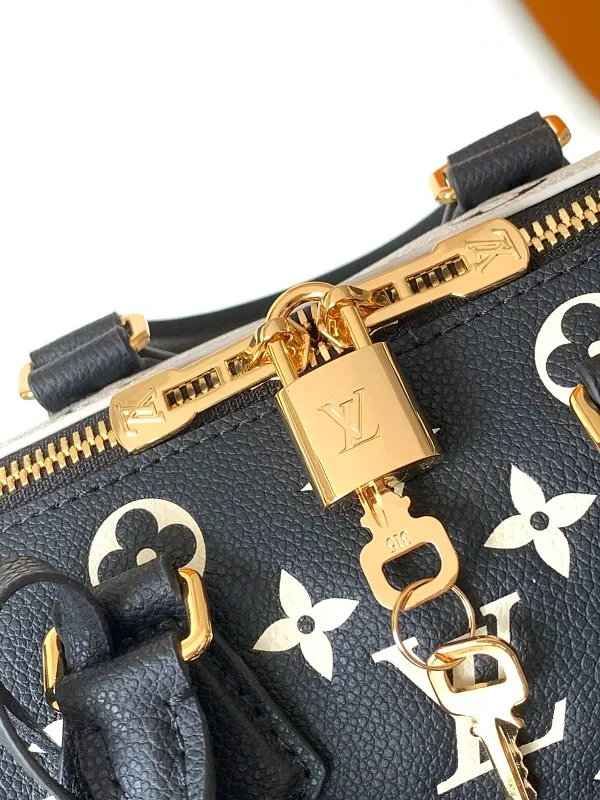 All Categories Official Website "Brand Women's Bags" Women's Bags 💙 LV 2026 New LV Crossbody Bag