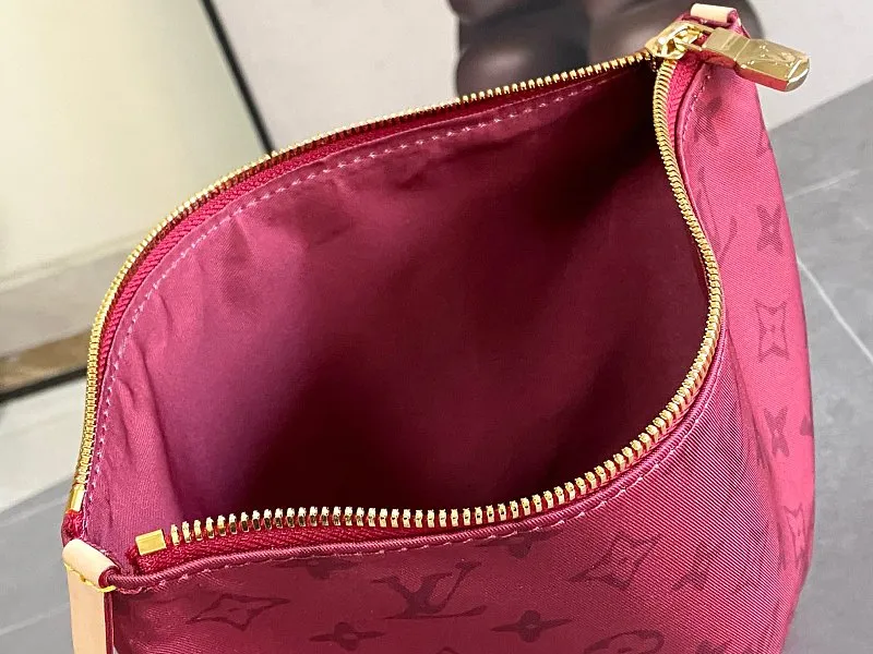 All categories 💚 Authentic bags 💚 LV LV new travel bag