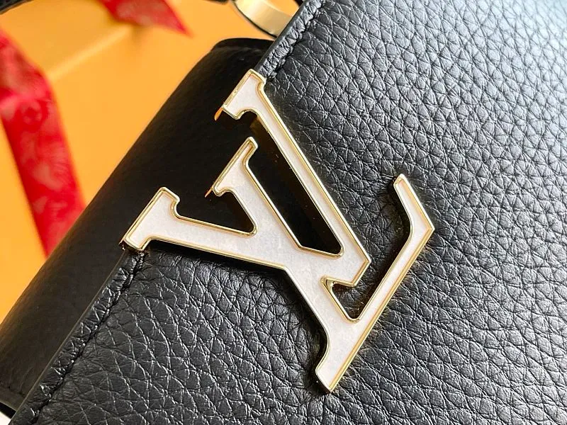 All Categories 💚 Authentic Grade Bags 💚 LV 2026 New LV Top Replica Crossbody Shoulder Bag