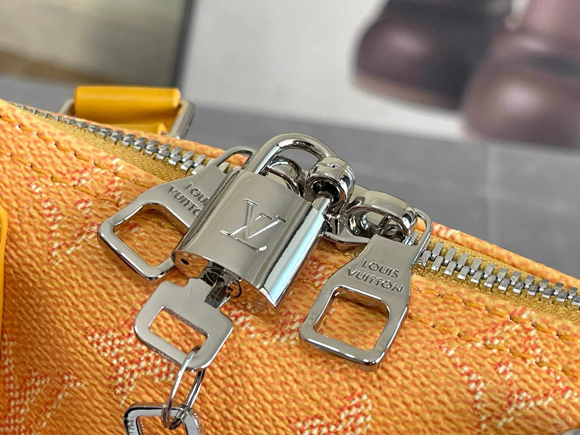 All categories 💚 Authentic bags 💚 LV LV new travel bag