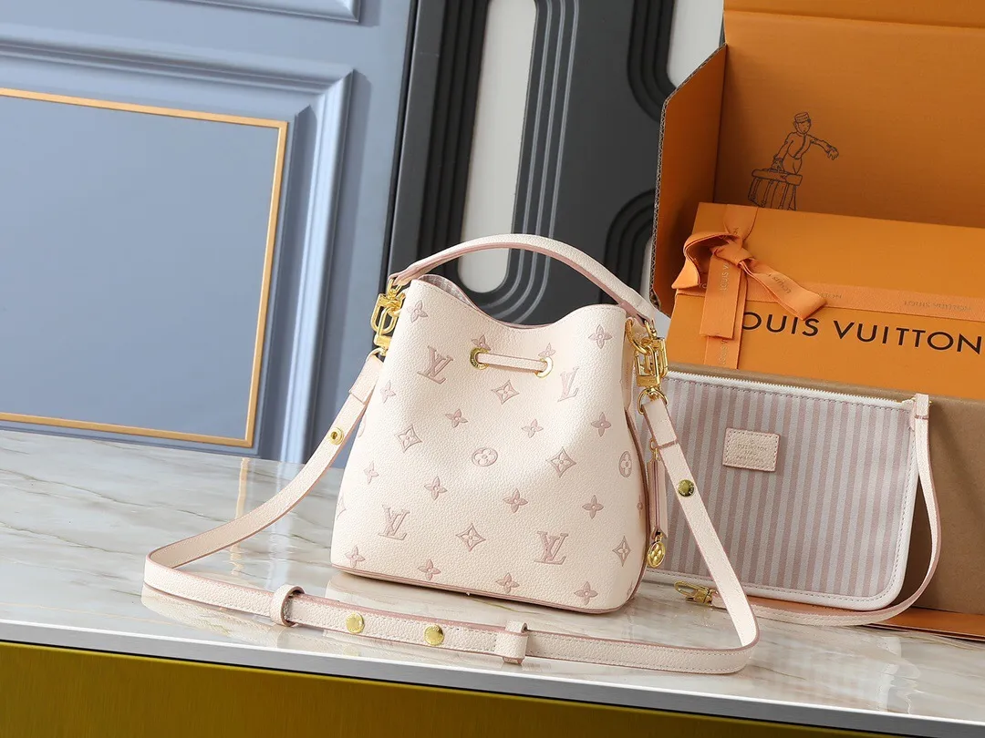 All Categories Official Website "Brand Women's Bags" Women's Bags 💙 LV 2025 New LV Crossbody Bag