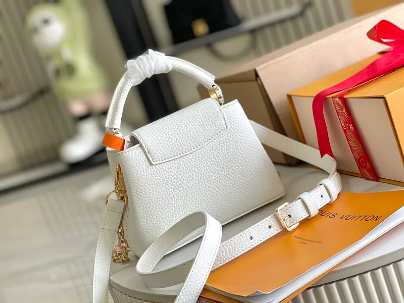 All Categories 💚 Authentic Grade Bags 💚 LV 2026 New LV Top Replica Crossbody Shoulder Bag