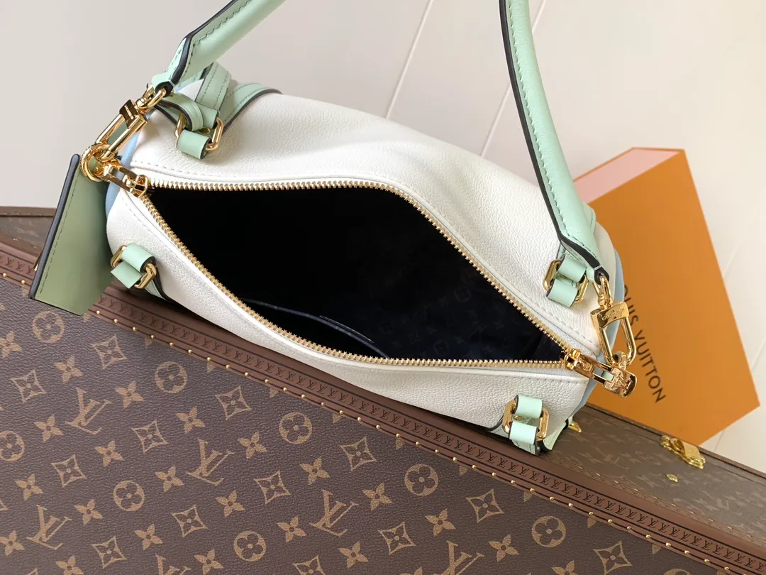 All Categories Official Website "Brand Women's Bags" Women's Bags 💙 LV 2026 New LV Crossbody Bag