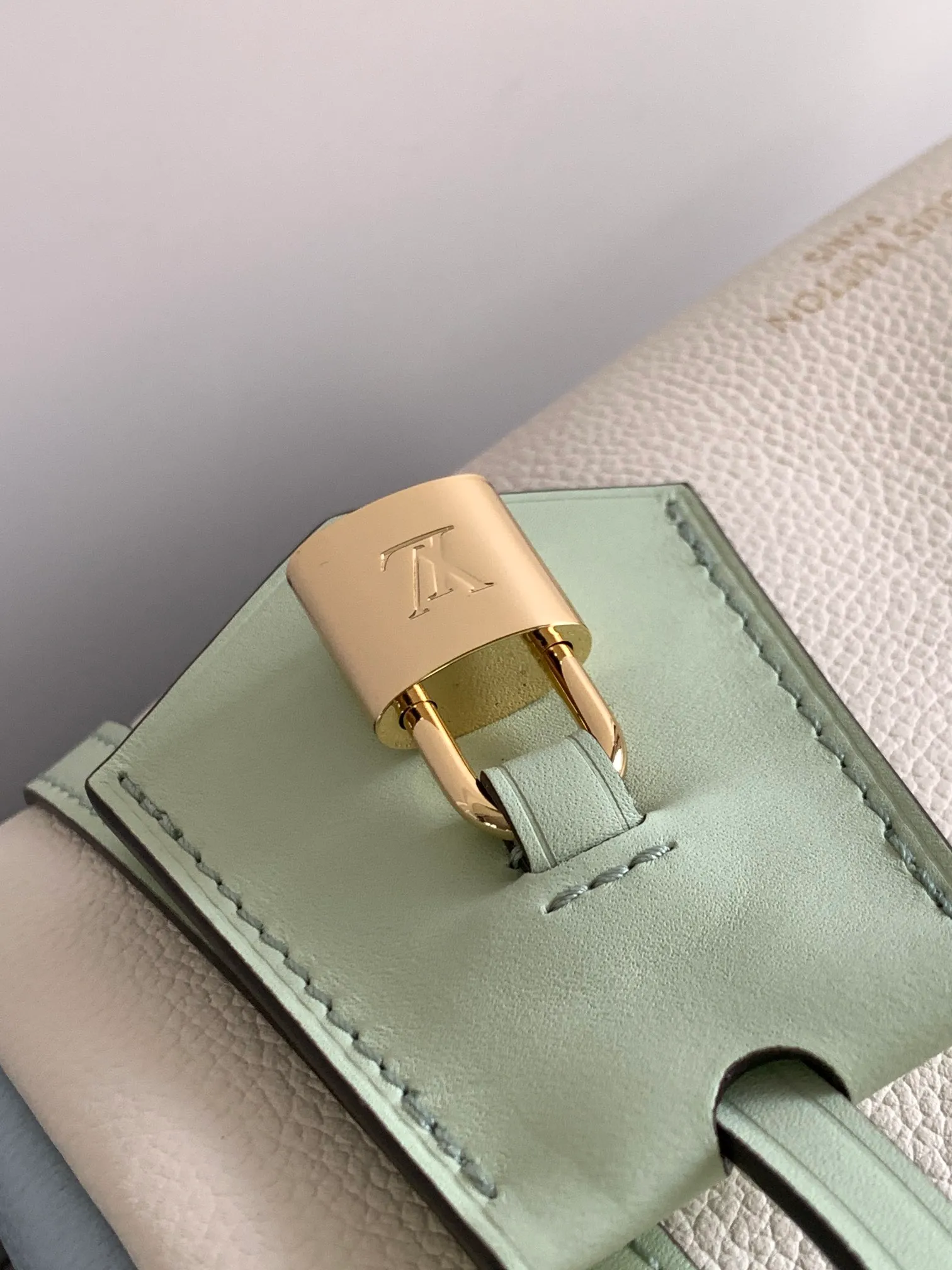 All Categories Official Website "Brand Women's Bags" Women's Bags 💙 LV 2026 New LV Crossbody Bag