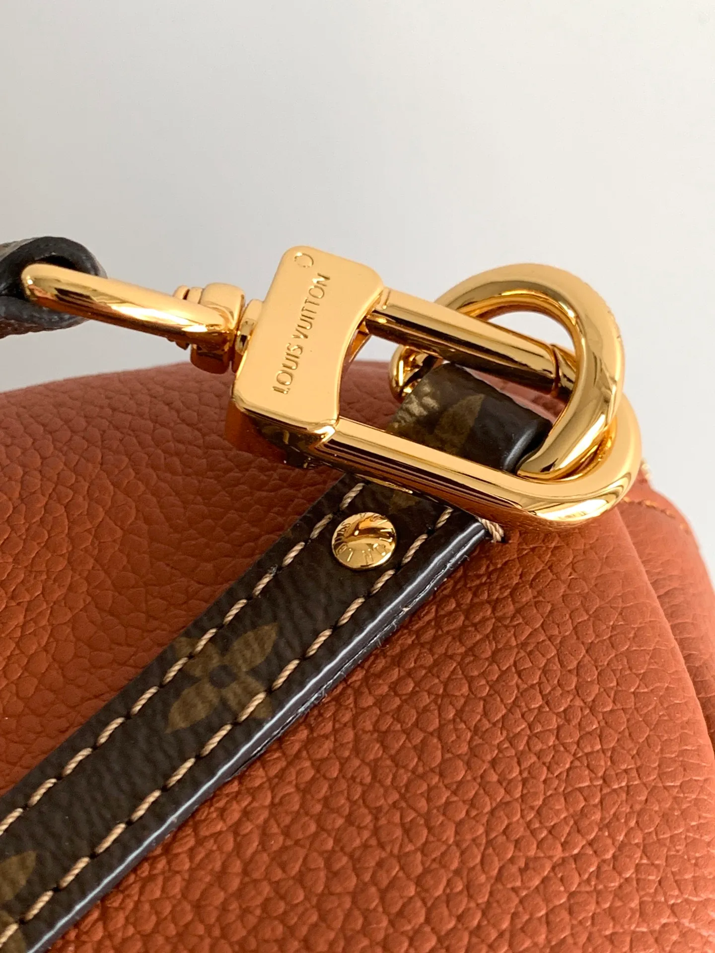 All Categories Official Website "Brand Women's Bags" Women's Bags 💙 LV 2026 New LV Crossbody Bag
