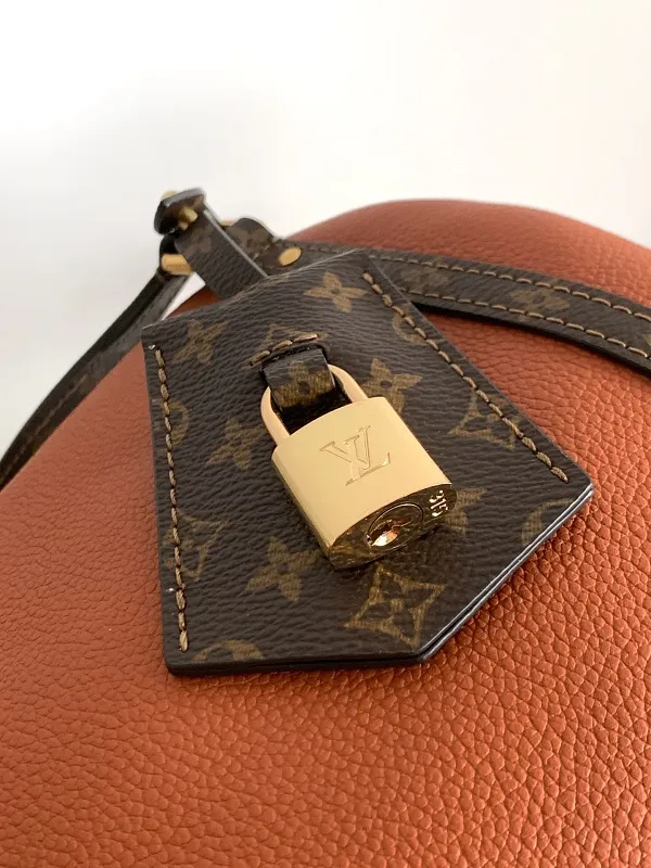 All Categories Official Website "Brand Women's Bags" Women's Bags 💙 LV 2026 New LV Crossbody Bag