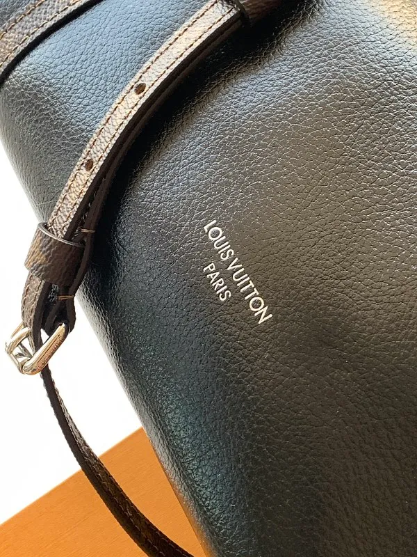 All Categories Official Website "Brand Women's Bags" Women's Bags 💙 LV 2026 New LV Crossbody Bag