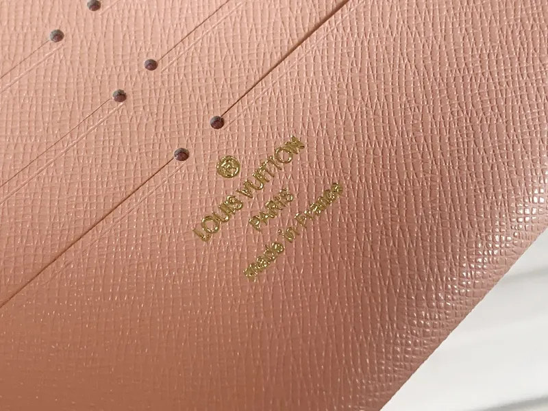 All Categories Official Website "Brand Women's Bags" Women's Bags 💙 LV 2026 New LV Classic Three-in-One Crossbody Bag