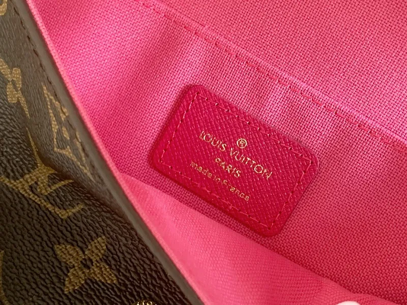 All Categories Official Website "Brand Women's Bags" Women's Bags 💙 LV 2026 New LV Classic Three-in-One Crossbody Bag