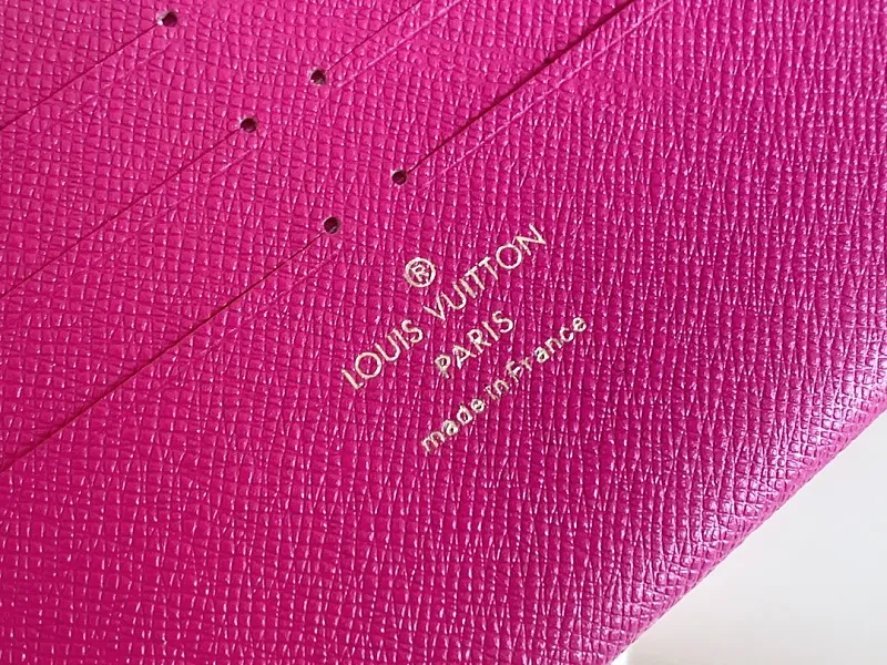 All Categories Official Website "Brand Women's Bags" Women's Bags 💙 LV 2026 New LV Classic Three-in-One Crossbody Bag
