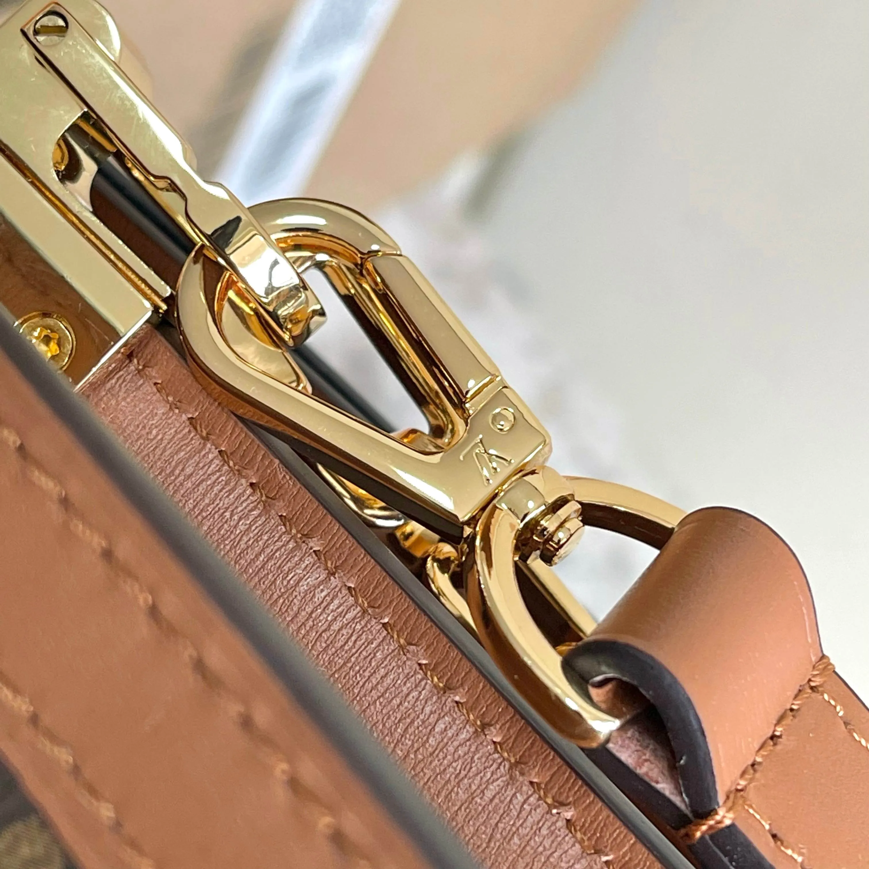 All Categories Official Website "Brand Women's Bags" Women's Bags 💙 LV LV 2026 New Crossbody Shoulder Bag