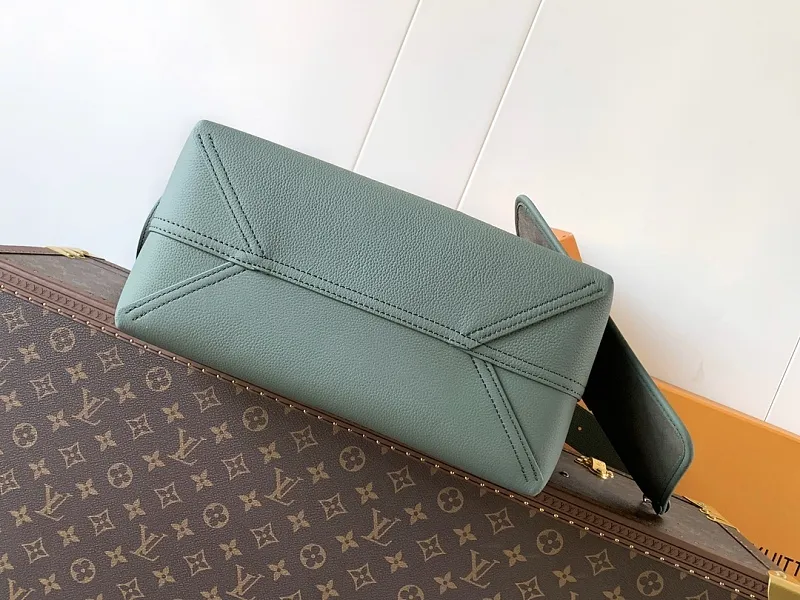 All Categories Official Website "Brand Women's Bags" Women's Bags 💙 LV 2026 Official Website New LV Crossbody Bag