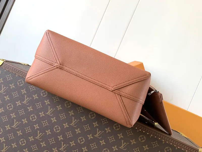 All Categories Official Website "Brand Women's Bags" Women's Bags 💙 LV 2026 Official Website New LV Crossbody Bag