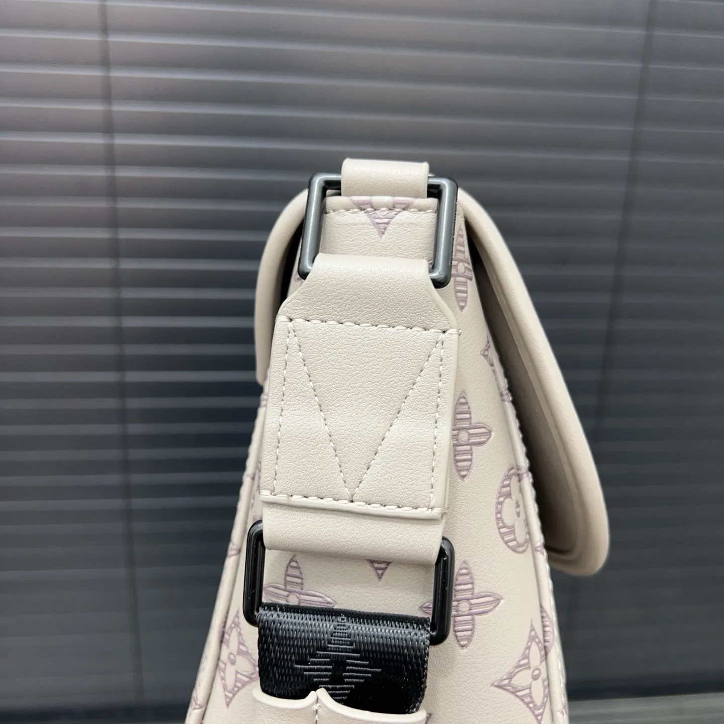All Categories Official Website "Brand Women's Bags" Women's Bags 💙 LV 2025 New LV Crossbody Bag