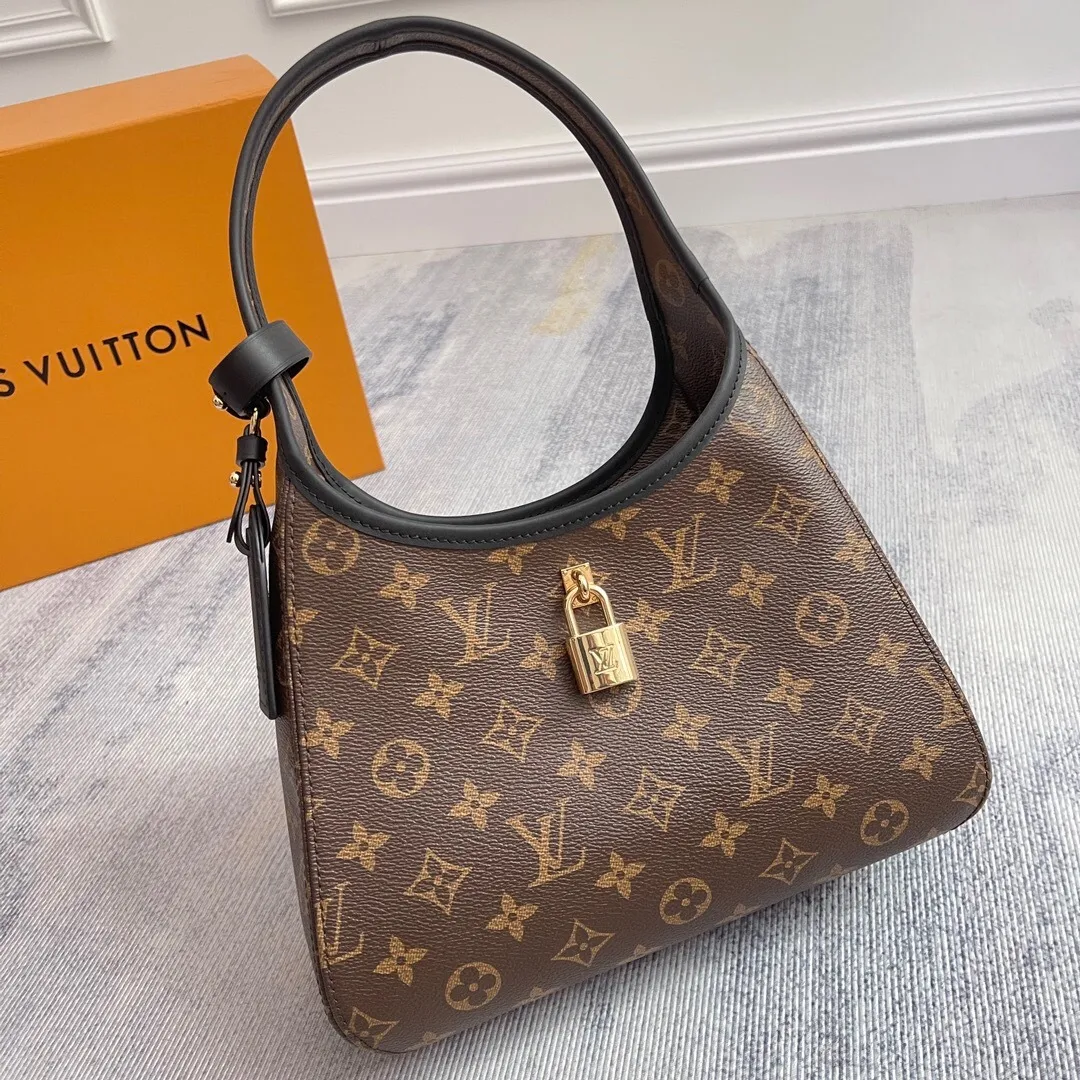 All categories Official website "Brand Women's Bags" Women's Bags 💙 LV 2025 new LV armpit bag