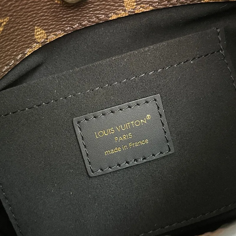 All categories Official website "Brand Women's Bags" Women's Bags 💙 LV 2025 new LV armpit bag
